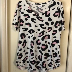 LuLaRoe Iris Top